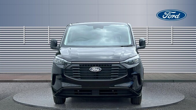 Ford Transit Custom 320 L1 Diesel Fwd 2.0 EcoBlue 150ps H1 Double Cab Van Limited - Image 3